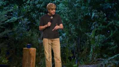 They follow him, - Mae Martin: SAP