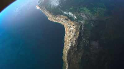 They form a gigantic barrier,
stretching over 4,000 miles - Seven Worlds, One Planet
