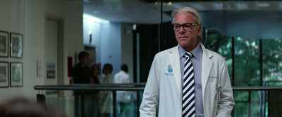 They found her at
the bottom of a fire escape. - Flatliners