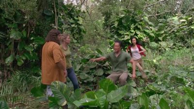 They found something. Come on! - Lost