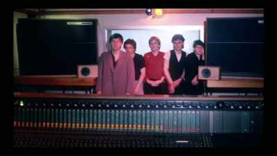 They were gonna send over
a driver and a tape op, - Simple Minds: Everything is Possible
