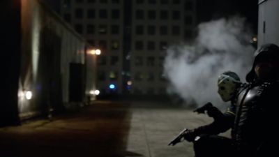 -They got air support.
-All right. - Arrow