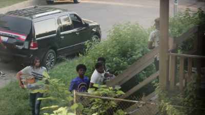 They got four guys watching
the house from the inside-- - The Chi