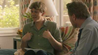 They hate my mum.
I don't hate my mum, - Everything's Gonna Be Okay
