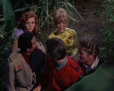 They heard that dog.
Get back there
and warn them. - Land of the Giants