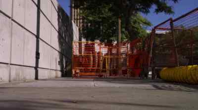 They were just here.
Search for clues. - Beverly Hills Chihuahua 2