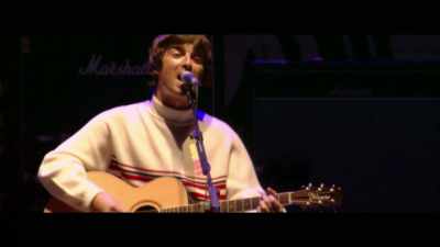 They just stand there
and play guitars and sing - Oasis: Knebworth 1996