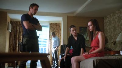 They kept asking about a
man named Jimmy Sheehan. - Hawaii Five-0