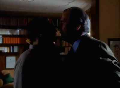 -They killed all three of them.
-Francesca, wait here. - Excellent Cadavers