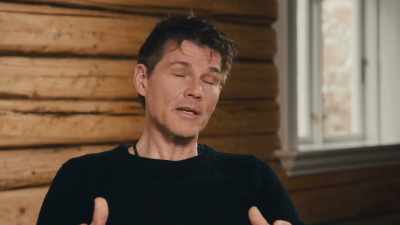 They left, thinking l didn't wanna come.
Don't know why they misunderstood me. - a-ha: The Movie