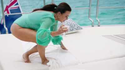 - They left us?
Okay, fine. - The Real Housewives Ultimate Girls Trip