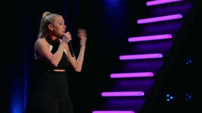 They looked amazing
and they were over there - Iliza Shlesinger: Unveiled