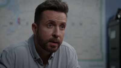 They lured him
over to that house, - Aurora Teagarden Mysteries: Til Death Do Us Part