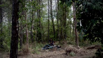 They made contact. - The Vampire Diaries