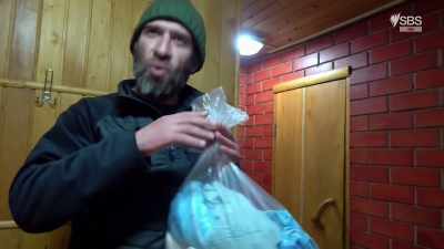 They open up and everything,
all the dirt comes out. - From Russia to Iran: Crossing Wild Frontier