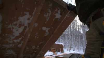 They were poor, native people,
just trying to put up a - Life Below Zero: Next Generation