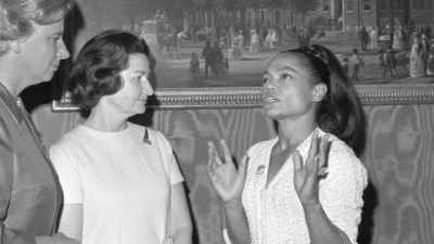 They rebel in the street, - First Ladies