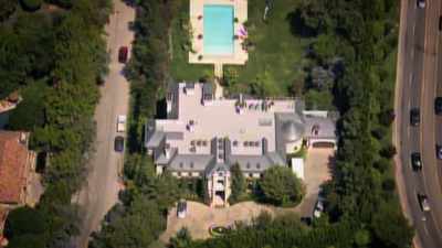 They rented a home for Michael
Jackson in Beverly Hills. - How It Really Happened