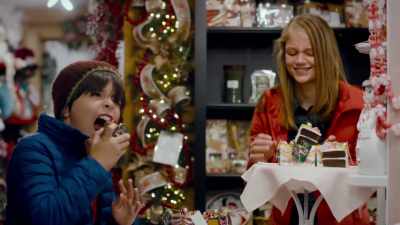 They'’ve got pretty
much everything. - The Christmas Sitters