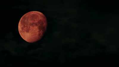 They saw the blood moon
as they called it. - Rise of Empires: Ottoman