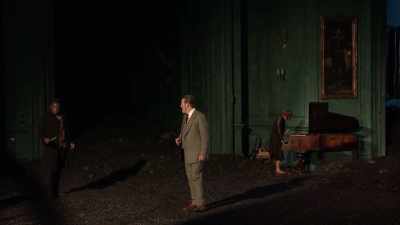They say he made a good end.
(PLAYS SINGLE NOTE) - Great British Theatre