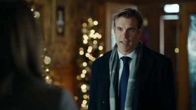 They sensationalize,
sometimes even flat-out lie. - A Royal Christmas Crush