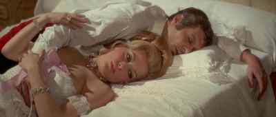 They sent her away...
They sent her away... Maria... - Mayerling