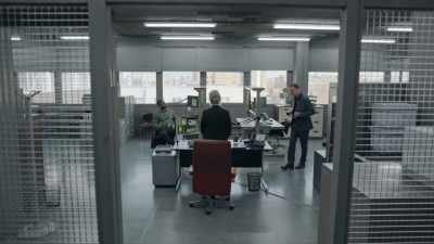They signaled for him
to hang up, - London Kills