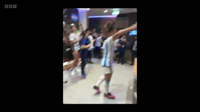 THEY SING AND CHEER - Lionel Messi: Destiny