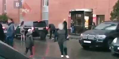 They splash a toxic liquid
to my face - Navalny