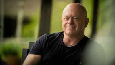 They start drinking four, five,
six bottles of Dom Perignon, - Ross Kemp: Mafia and Britain