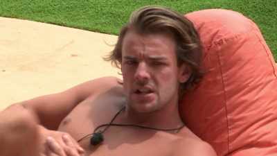 They still haven't talked
to Nathan or Scott. - Love Island