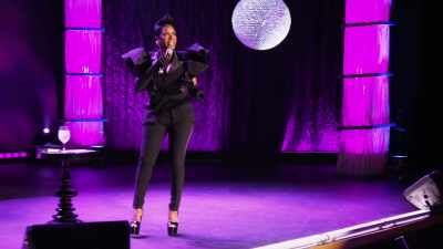 They had the bitch at Walmart.
They had it at CVS. - Sommore: Queen Chandelier
