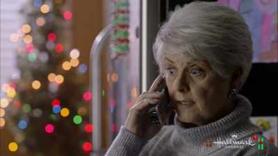 They want to spend
time with their uncle. - Christmas Next Door