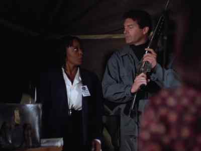 They want you
to help with the equipment. - Lois & Clark: The New Adventures of Superman