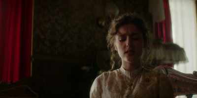 They were wearing strange hats. - Picnic at Hanging Rock