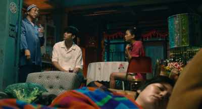 They went after
the same fish and she lost. - The Confidence Man JP - The Movie -