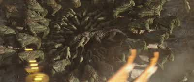 They will not attack while the Queen is feeding. - The Great Wall