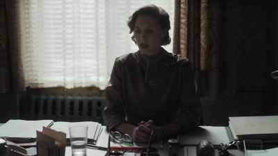 They will pick you up,
let's say after lunch on Thursday? - The Queen's Gambit