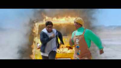 ...they will send us back to lndia - Total Dhamaal