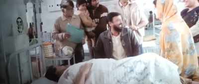 They won't discharge her
till we pay. - Sui Dhaaga - Made in India