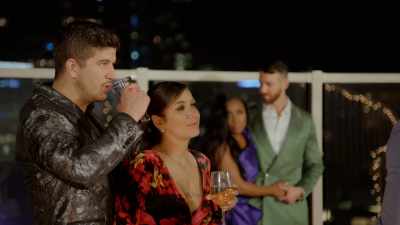 They work it out, they communicate, - Love Is Blind