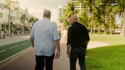 They would have
armed guards in the hallways, - Ross Kemp: Mafia and Britain