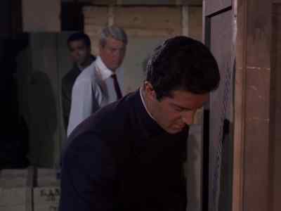 They'll leave in a moment.
I must change my jacket. - Mission: Impossible