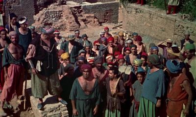 They'll not put a rope 'round Golar's neck - The 7th Voyage of Sinbad