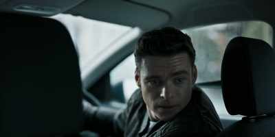 They'll only hurt you more.
Right, big man, in you go. - Bodyguard