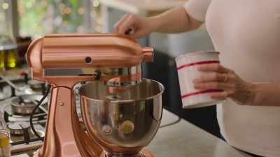They're a cross between
a meringue and a cookie. - Nigella: At My Table