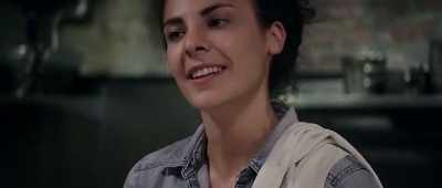 -They're applauding you.
-[overlapping conversations] - The Ring Thing
