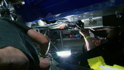 They're barely hanging
in here. I can't race, - Street Outlaws No Prep Kings Team Attack