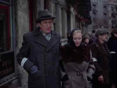They're braver
than I am, Berta... - Holocaust